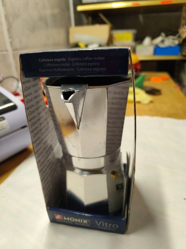 Cafetera monix 9 tazas sin asas