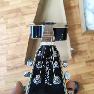 Guitarra electroacústica Tanglewood negra