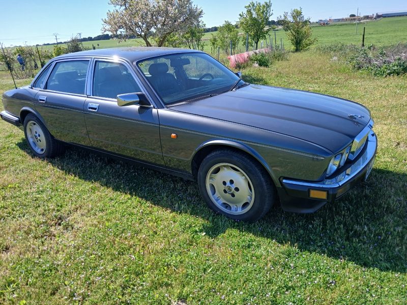 Jaguar XJ 1991 - foto 1