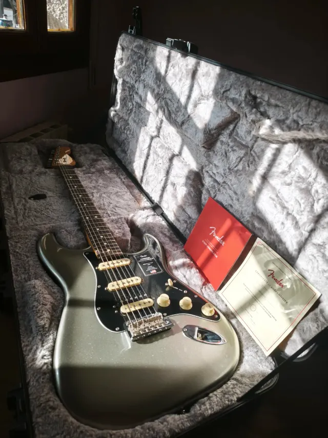 Fender American pro 2 hss mercury