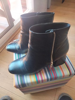 Botines negro Stradivarius, efecto cocodrilo 