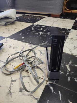 Wii negra + sensor + cable TV
