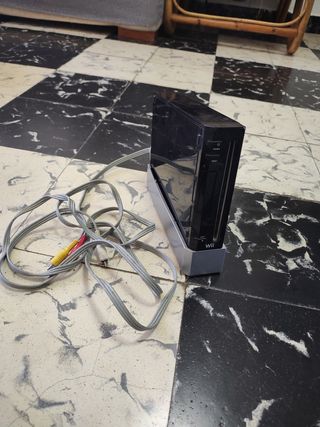 Wii negra + sensor + cable TV