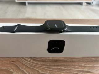Apple Watch Series 5 44mm - Negro