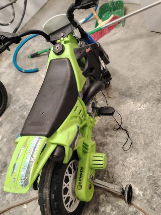 Moto eléctrica infantil