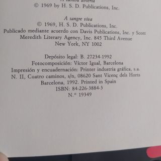 Libro A Tumba Abierta / A sangre viva año 1992