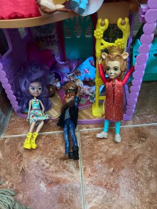 Casa Enchantimals + Muñecas