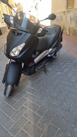 Yamaha Xmax 250cc