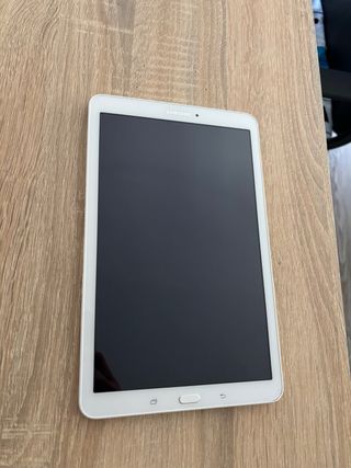 Samsung Galaxy Tab E SM-T561