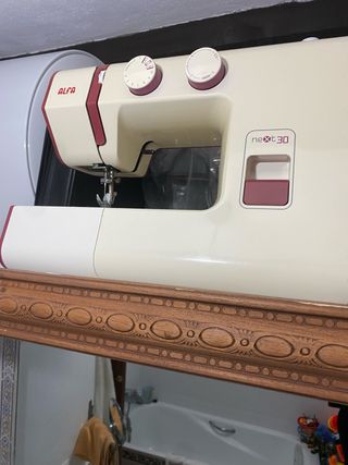 Má coser Alfa next30 se vende barata por necesidad