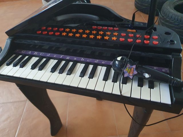 Piano juguete