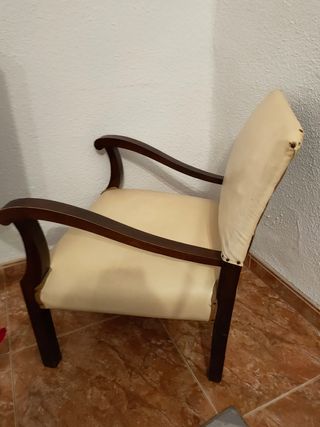 Butaca vintage de madera y piel