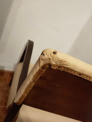 Butaca vintage de madera y piel