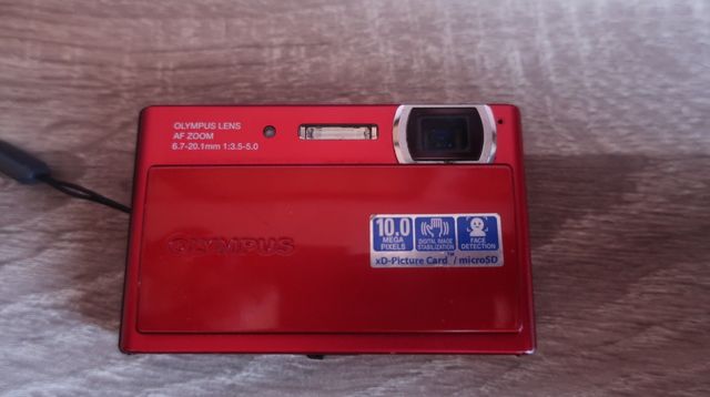 Olympus mju 1040 roja - Cámara digital