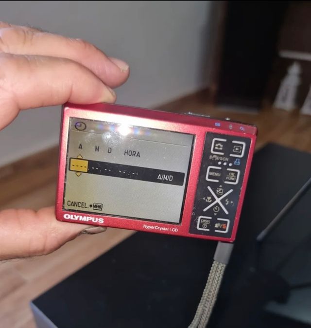 Olympus mju 1040 roja - Cámara digital