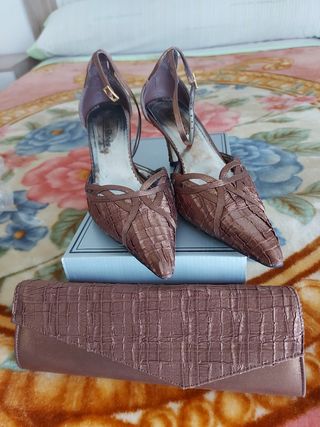 Zapato tacon con cartera mano a juego