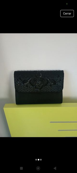 Bolso negro de fiesta