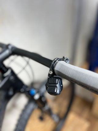 MMR Kenta 30 2024 Negro / Talla M y L / 29"