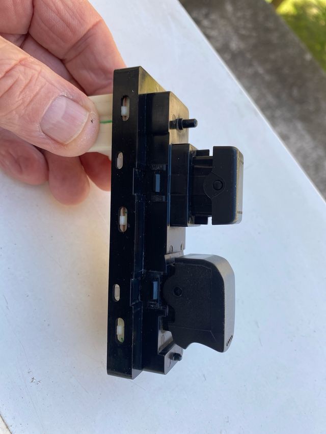 Mando de los vidrios del Suzuki Alto 2010