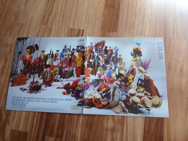 Vinilo Elton John - Reg Strikes Back