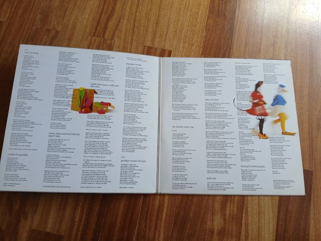 Vinilo Elton John - Reg Strikes Back