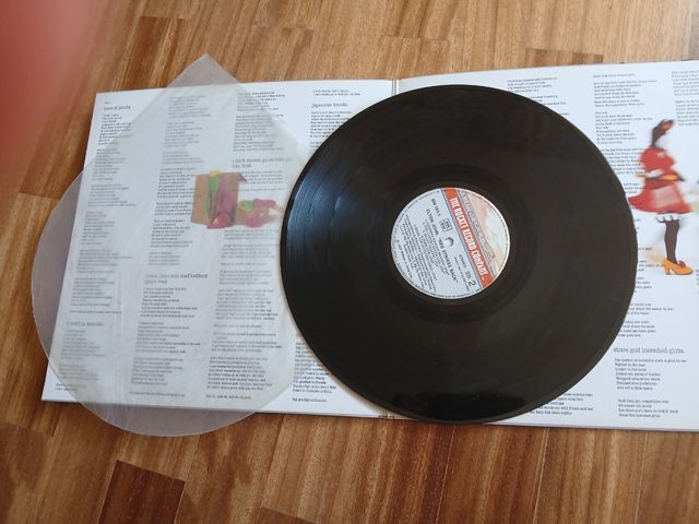 Vinilo Elton John - Reg Strikes Back