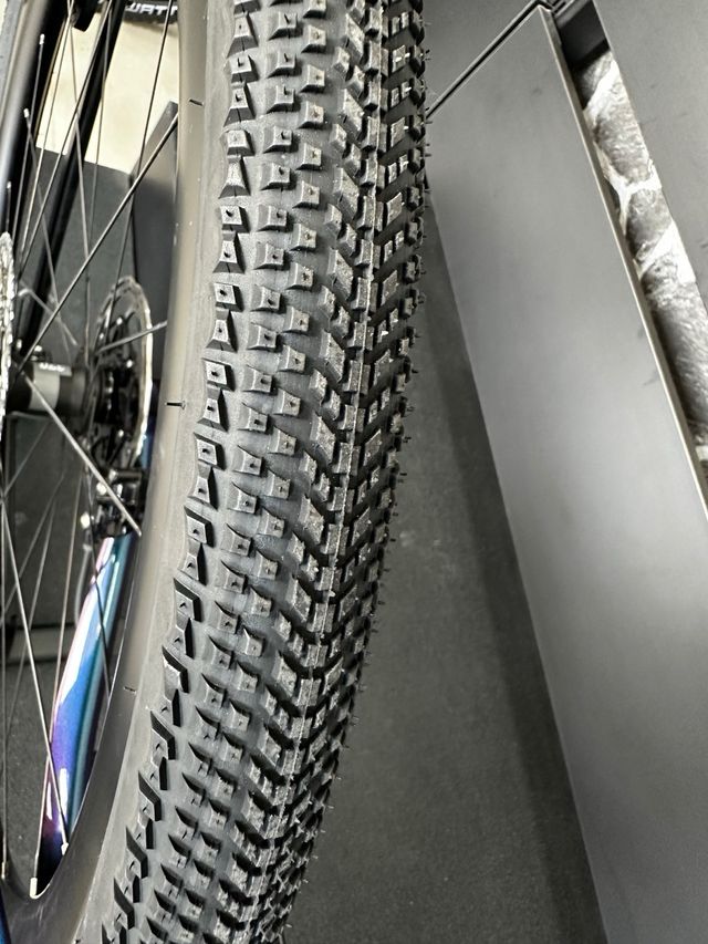 BICICLETA DE GRAVEL RIDLEY KANZO FAST 2025