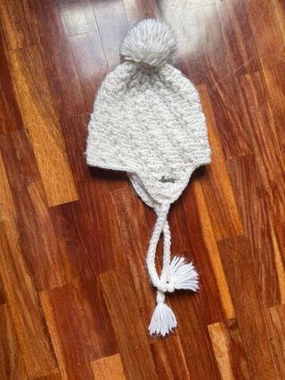 Gorro Barts blanco con pompón