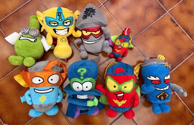 8 Peluches SuperZings