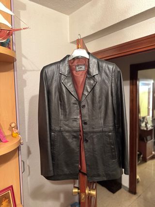 Varias prendas de ropa
