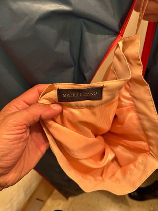 Varias prendas de ropa