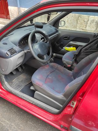 Renault Clio 1999