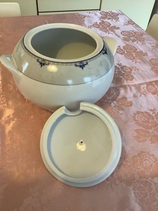 Zuppiera in porcellana bianca e grigia