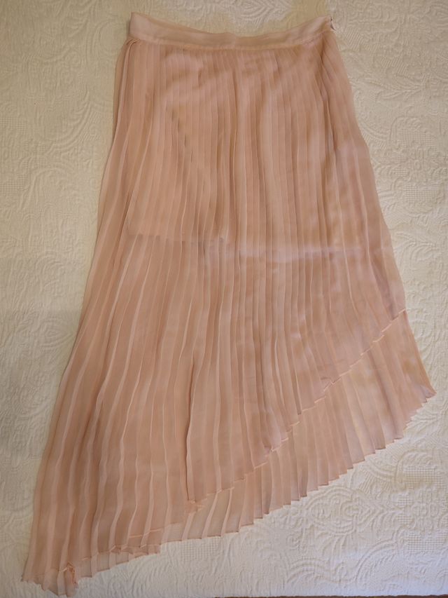 Falda plisada rosa Zara - asimétrica