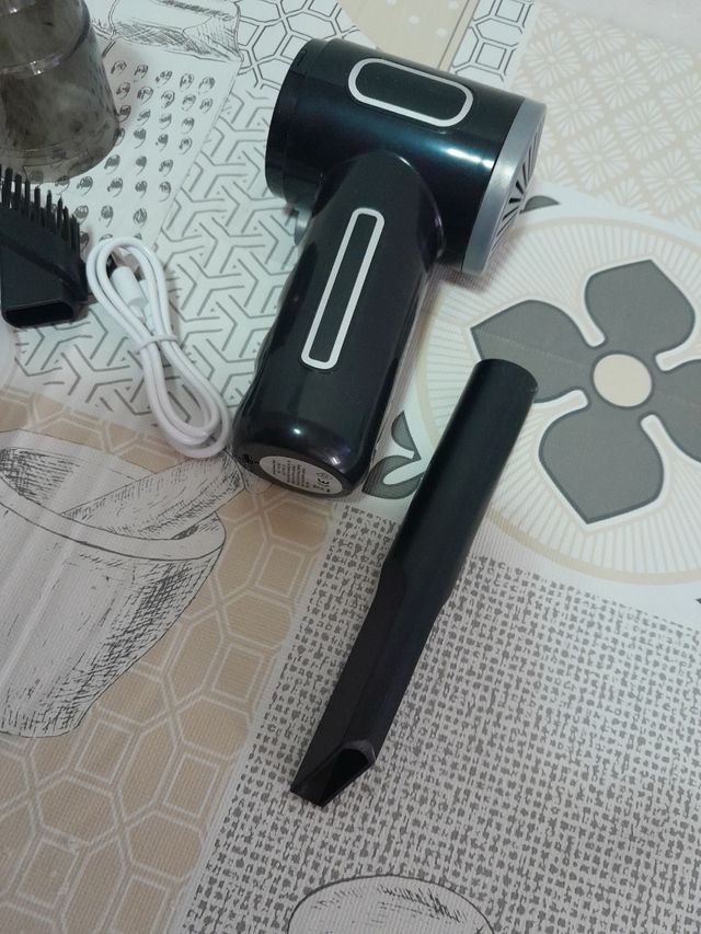 Aspirapolvere piccolo