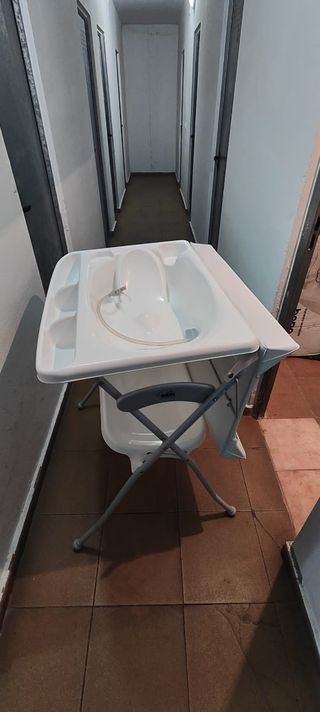 Cambiador con bañera