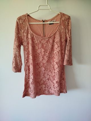 Blusa de encaje manga francesa