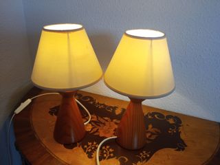 Pareja de lamparitas de madera para mesa o mesilla