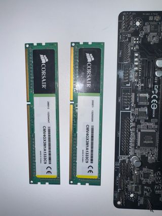 Procesador Intel - Placa ASRock - 8GB Corsario
