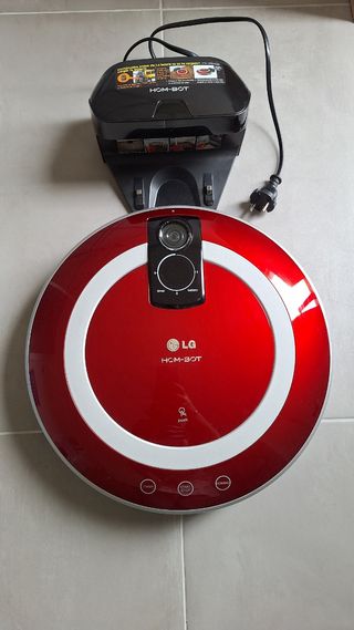 Robot aspirador LG HCM-BOT rojo