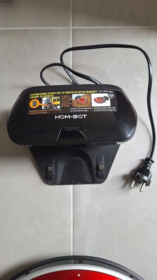 Robot aspirador LG HCM-BOT rojo