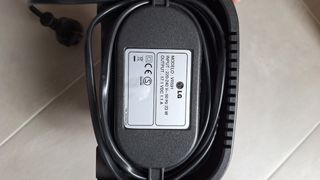 Robot aspirador LG HCM-BOT rojo