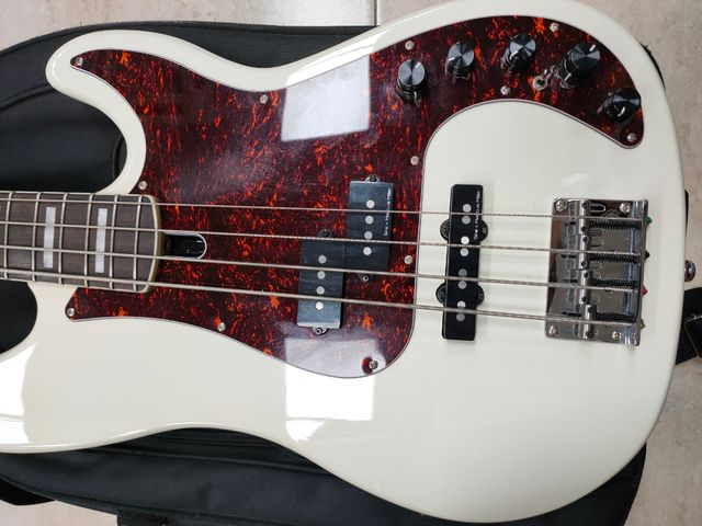 Bajo 4 cuerdas Marcus Miller p7