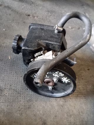 Bomba dirección Mercedes ML 270 CDI