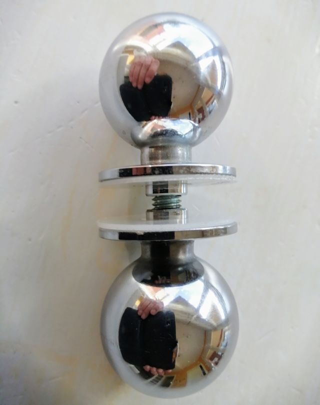 Pomo para puertas de vidrio