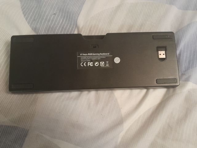 Teclado Gamer 61 teclas RGB