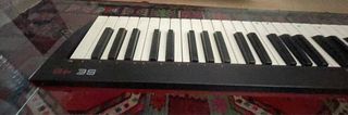 Controlador midi Nektar 49