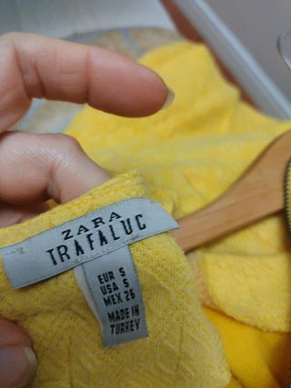 Mono Zara amarillo talla S