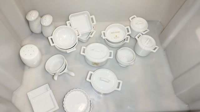 Lote de 18 Mini ollas porcelana Revol .