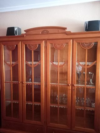 Vitrina madera estilo clásico